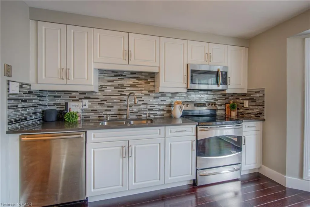 313 George Street N, #4
