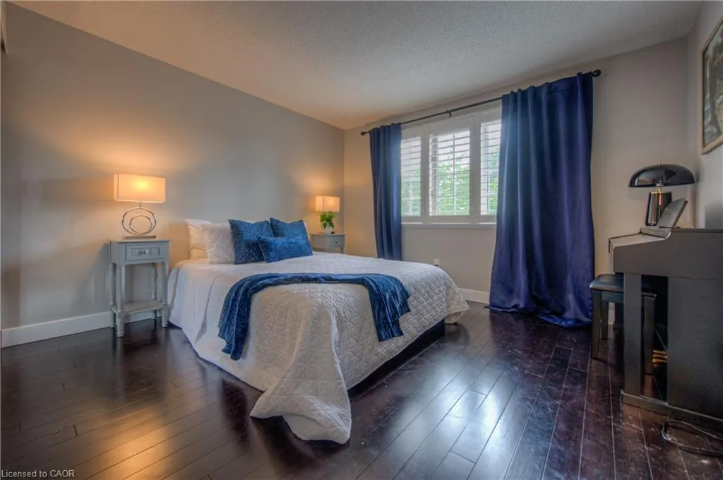 313 George Street N, #4