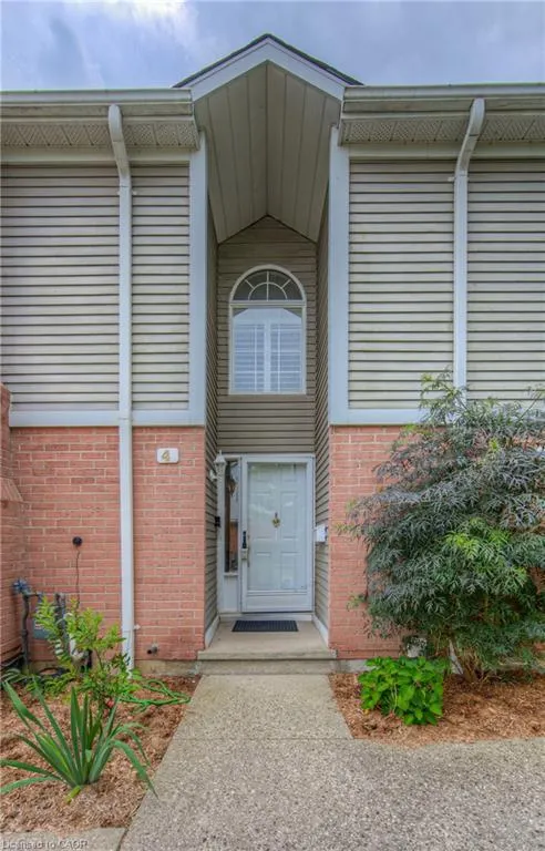 313 George Street N, #4