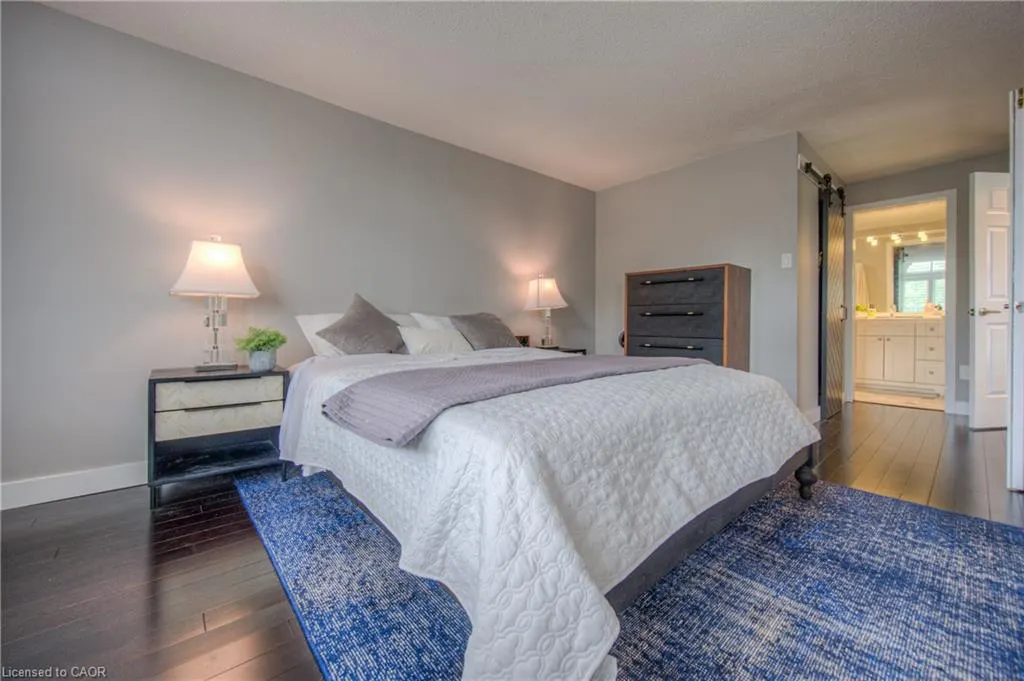 313 George Street N, #4