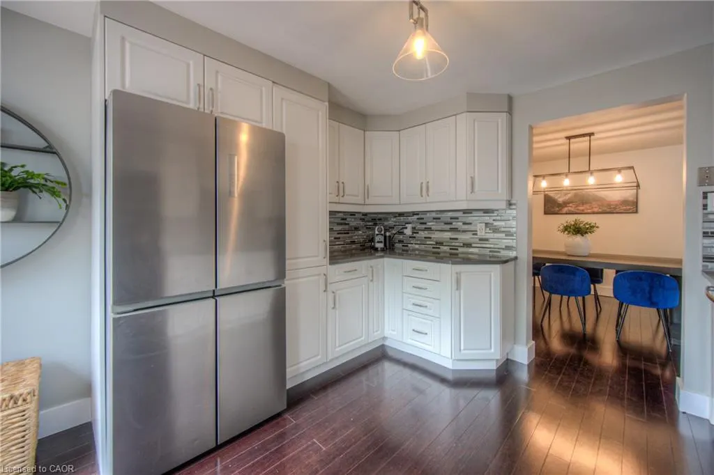 313 George Street N, #4