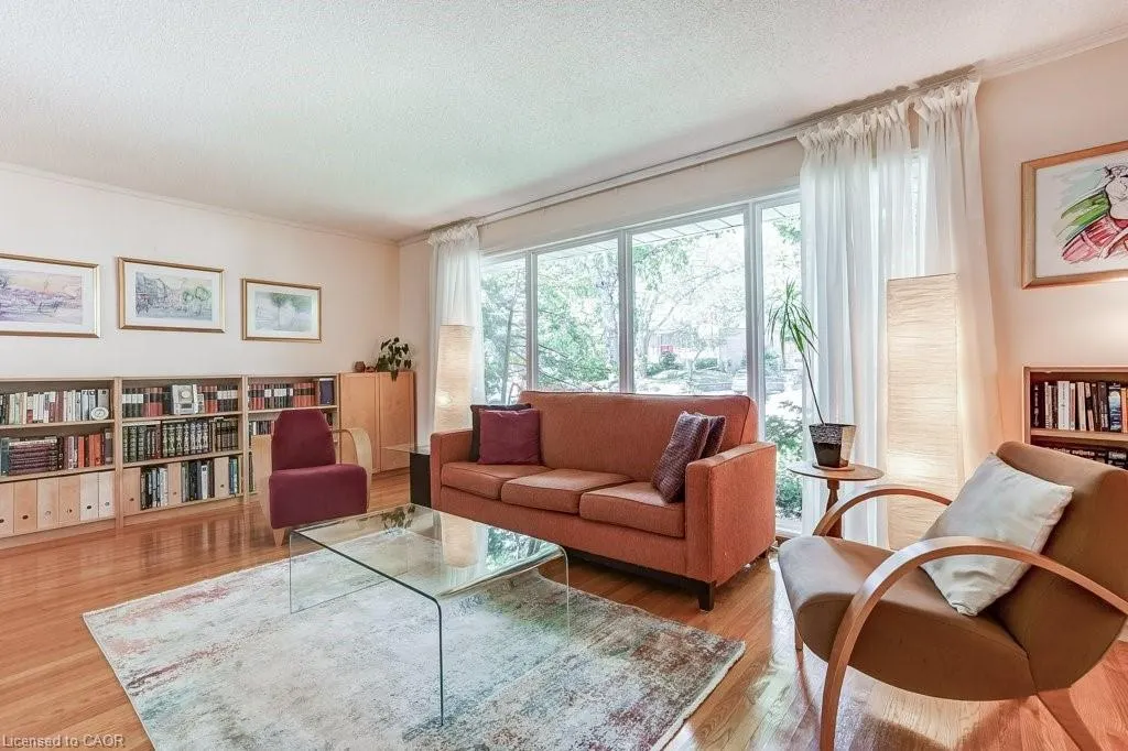 1231 Kingsmead Crescent