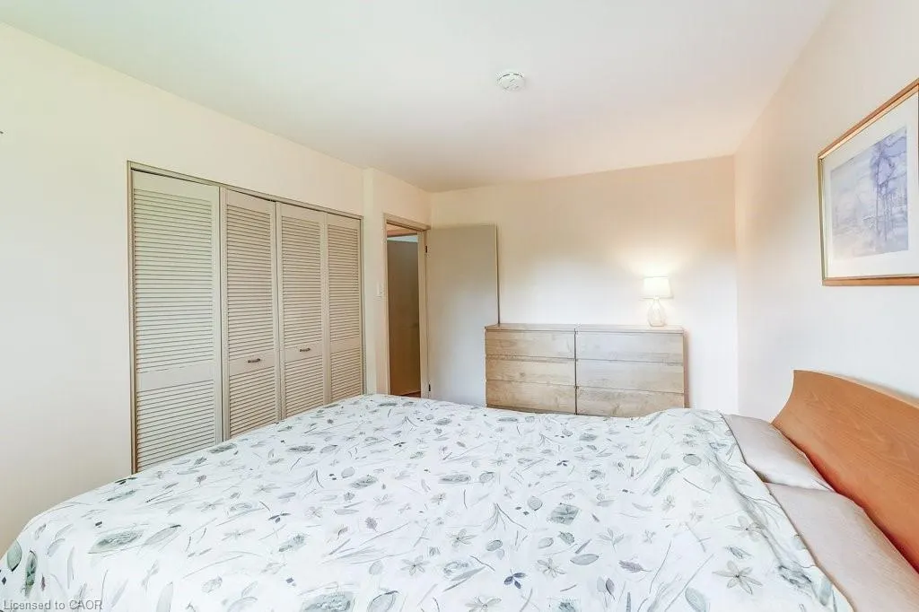1231 Kingsmead Crescent