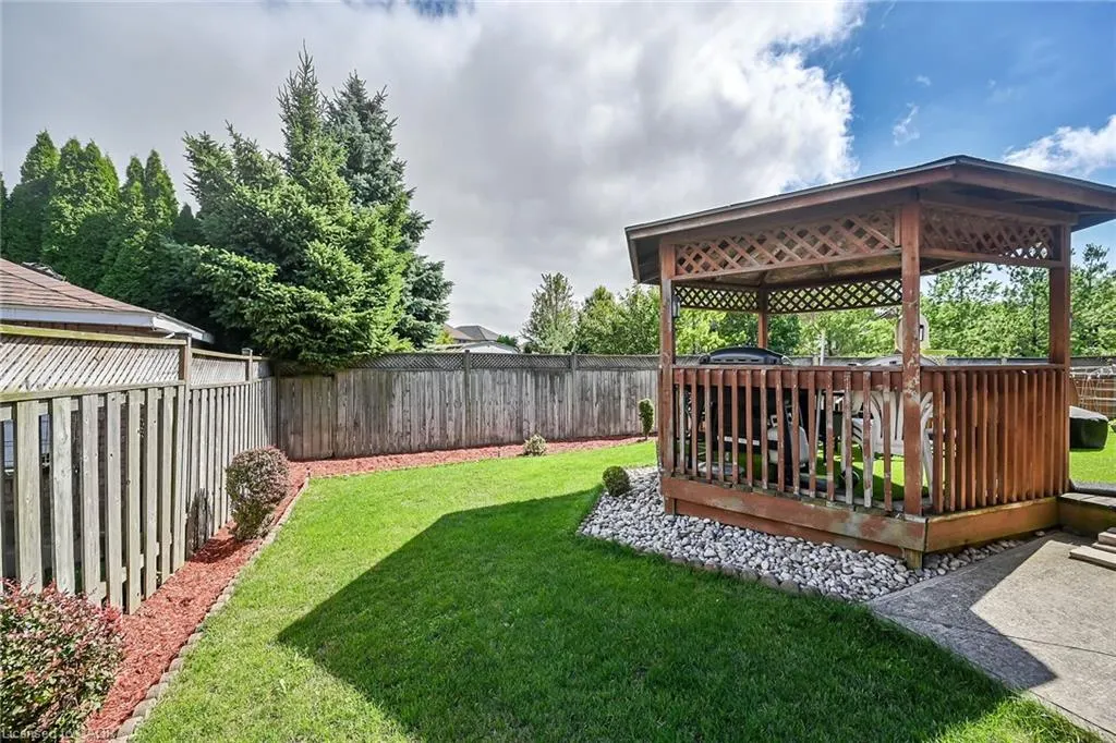 140 Solomon Crescent
