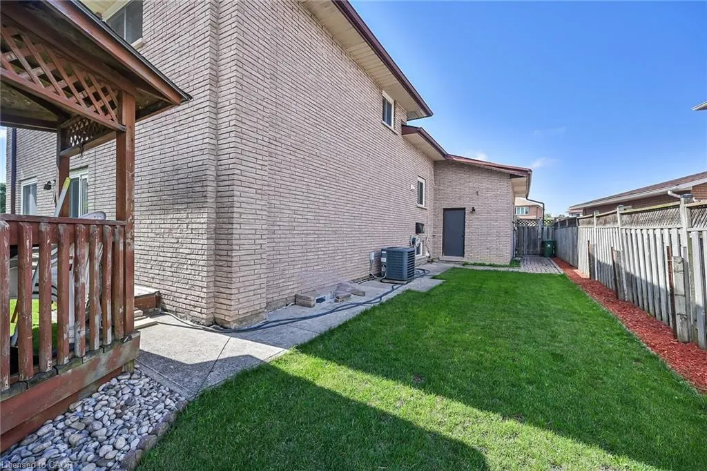 140 Solomon Crescent