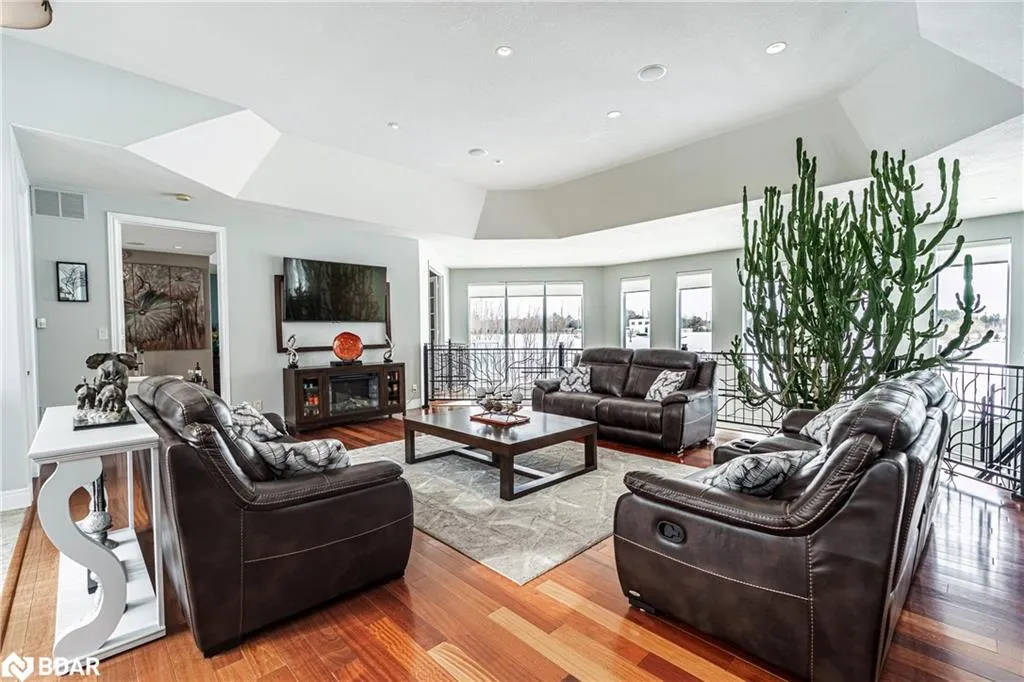 1372 Division Road East
