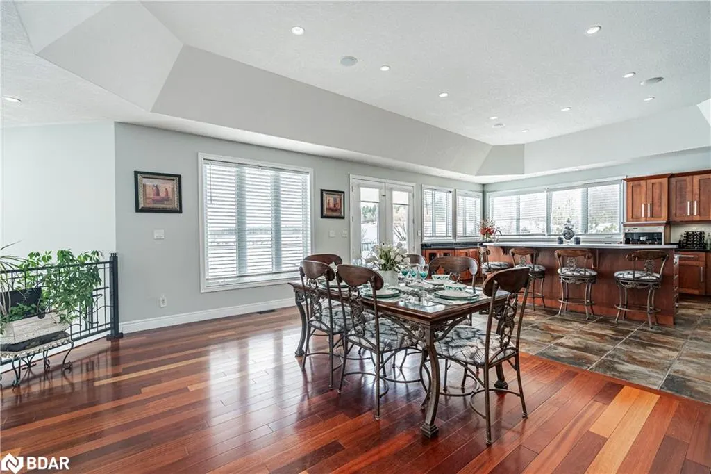 1372 Division Road East