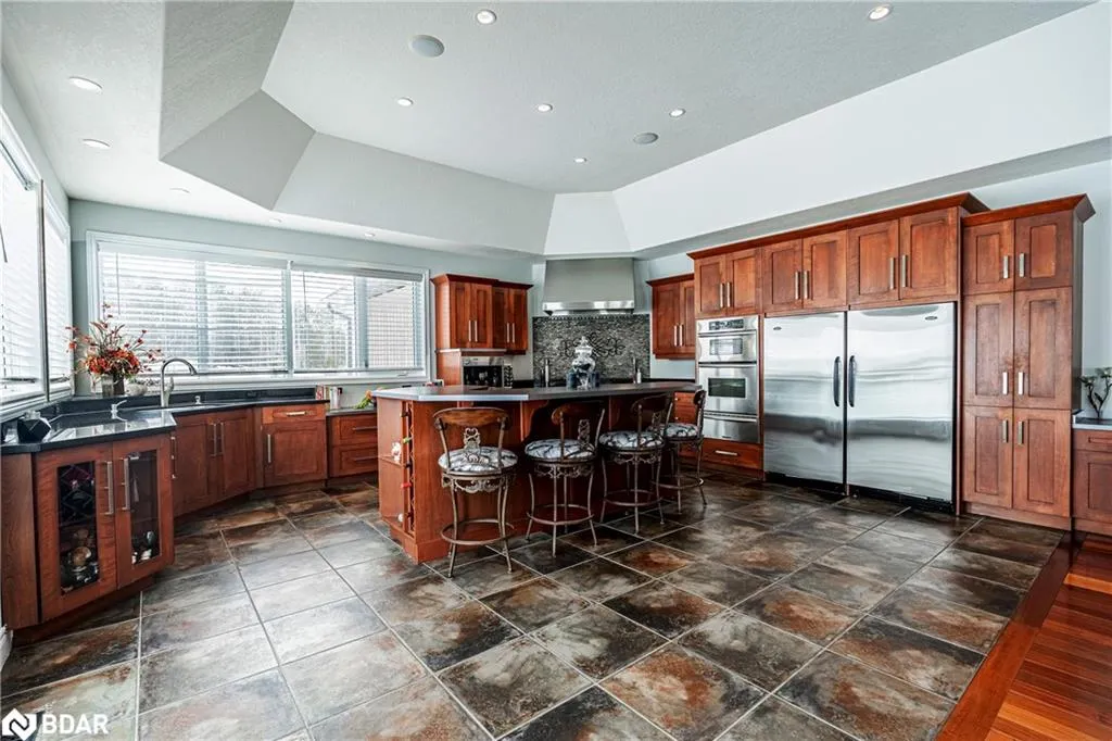 1372 Division Road East