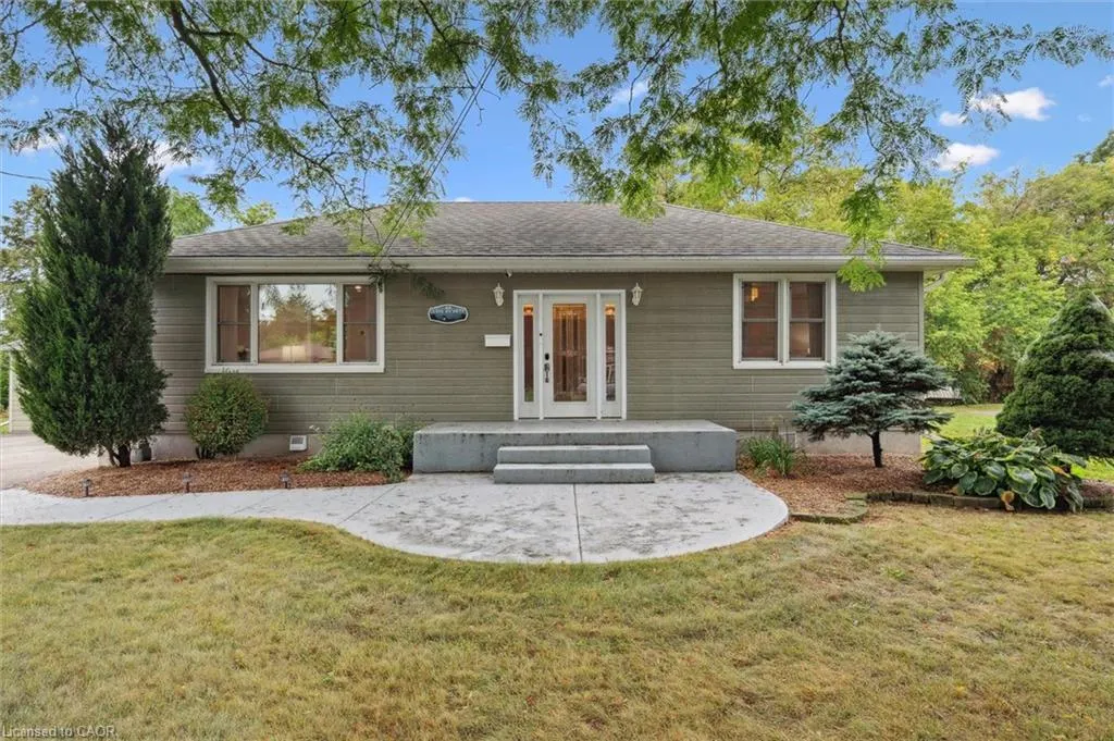 48 Curtis Avenue S