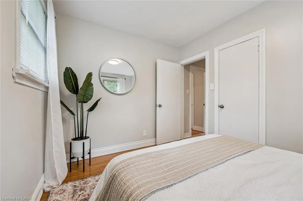 48 Curtis Avenue S