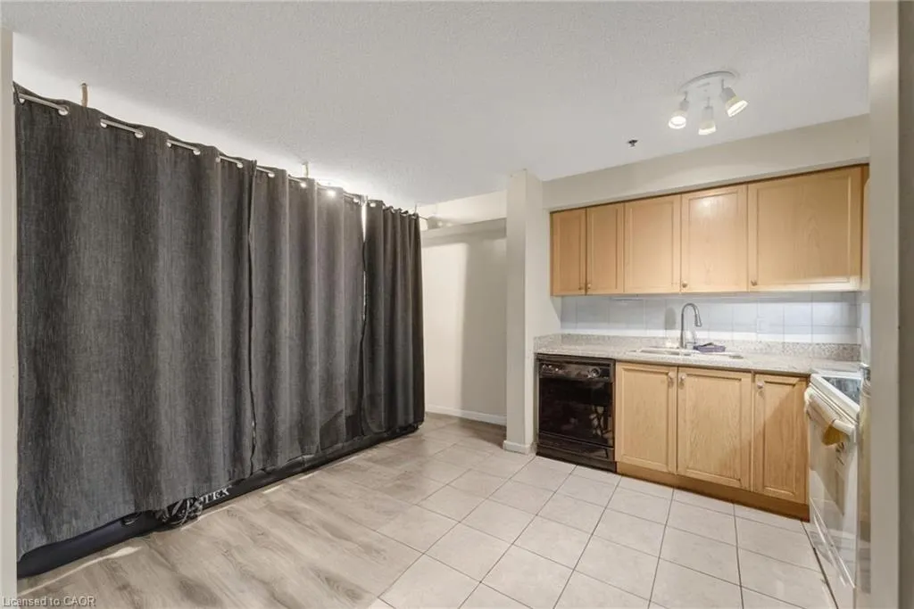 5225 Finch Avenue E, #203