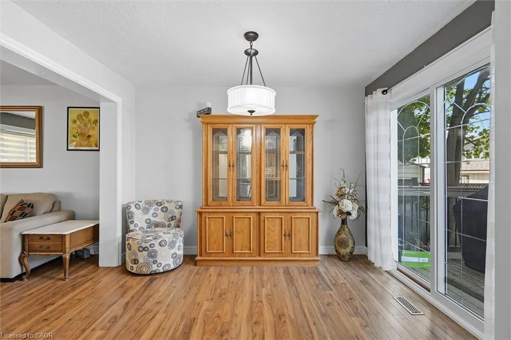 107 Billington Crescent