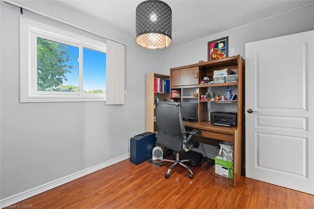 107 Billington Crescent