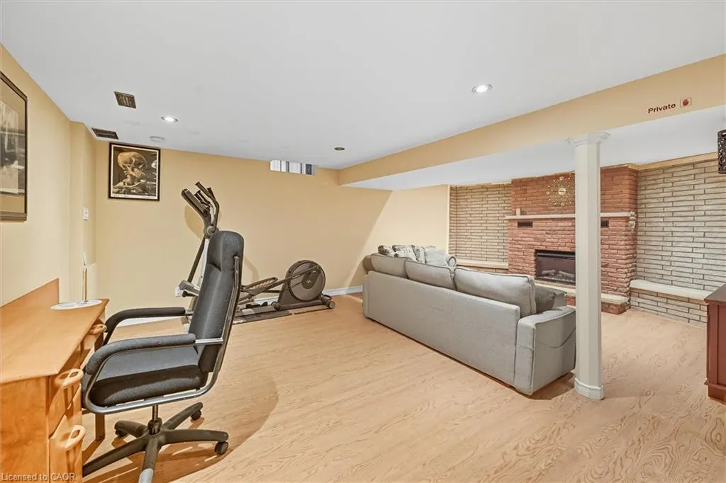 107 Billington Crescent