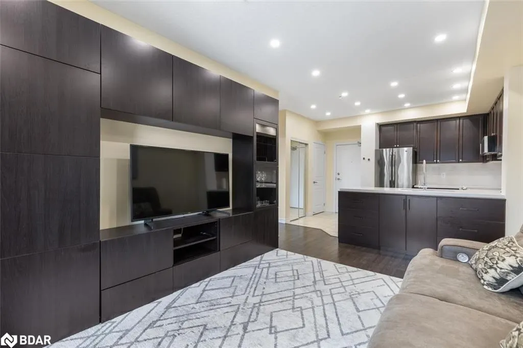 570 Lolita Gardens, #325