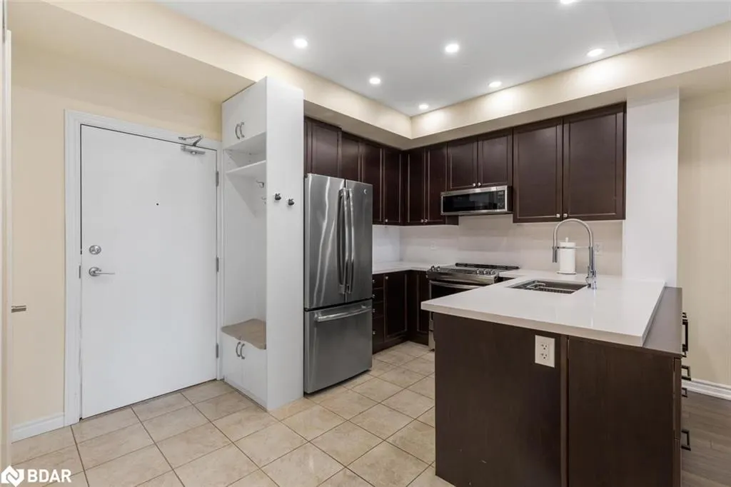 570 Lolita Gardens, #325