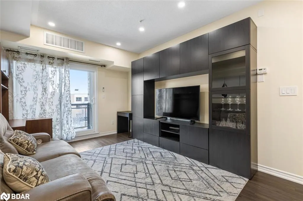 570 Lolita Gardens, #325