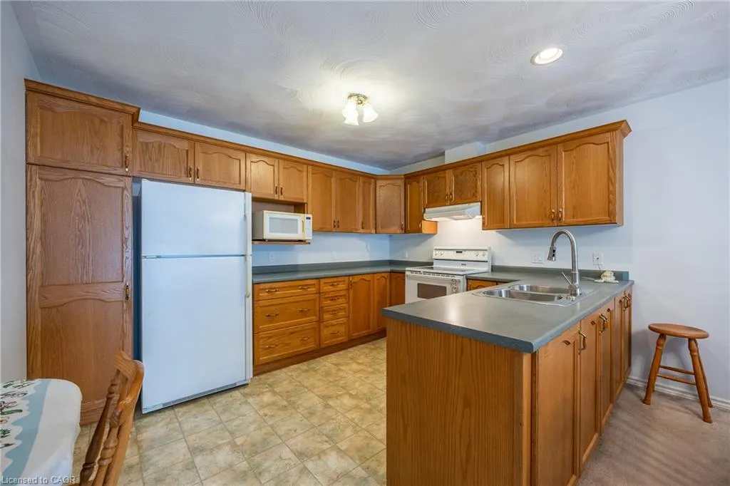 74 Wilson Avenue, #6