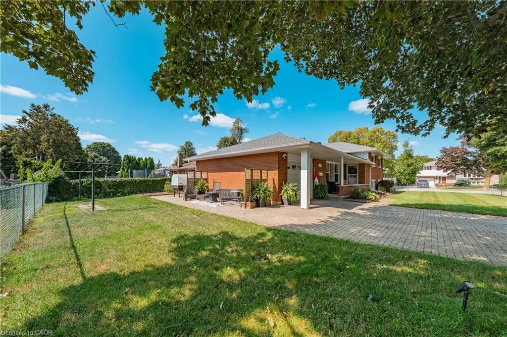 10 Inlet Avenue