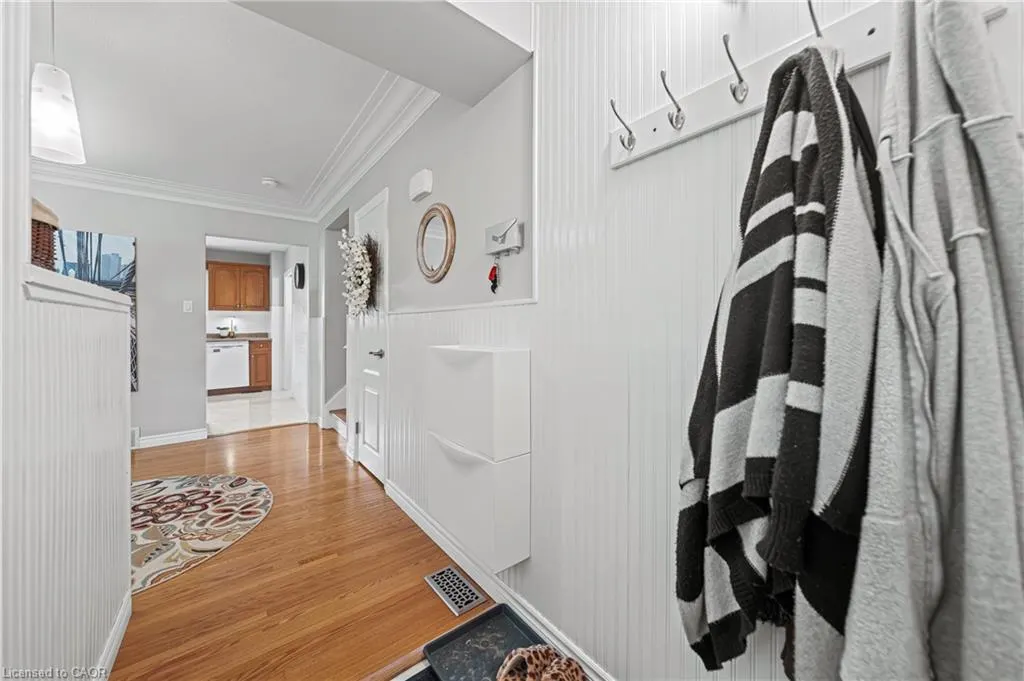 10 Inlet Avenue