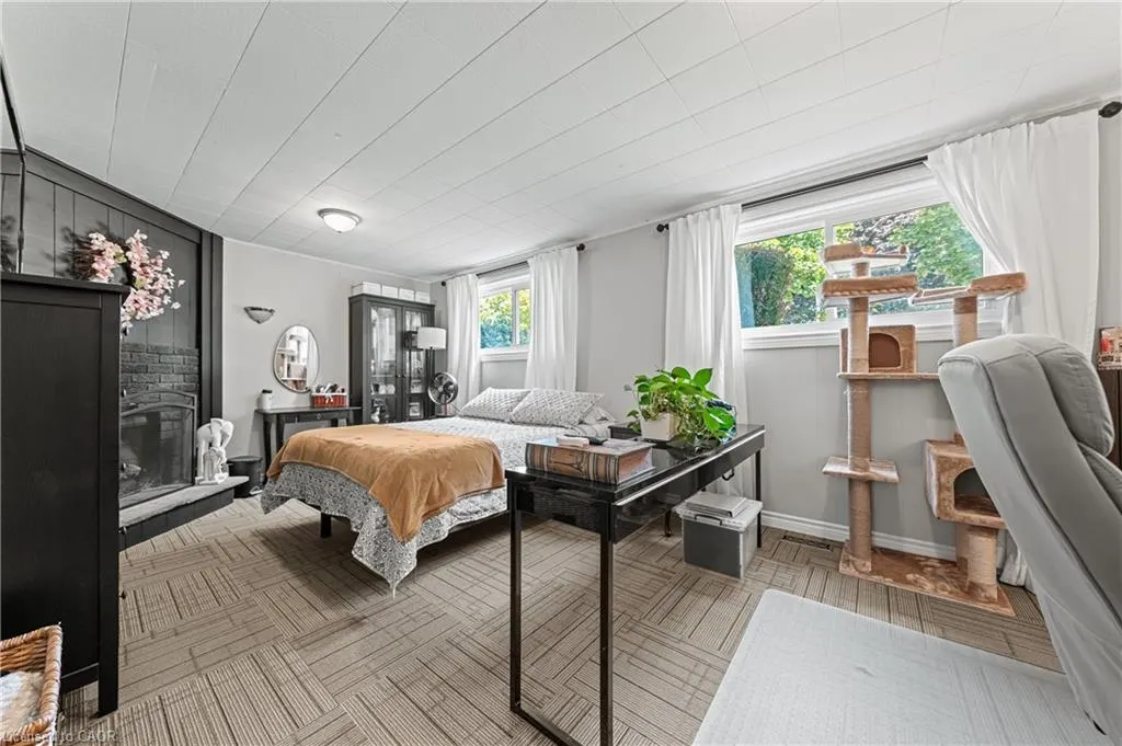 10 Inlet Avenue