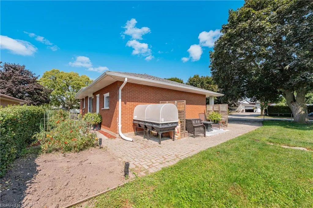10 Inlet Avenue