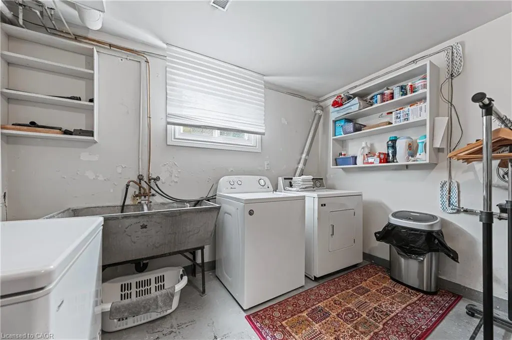 10 Inlet Avenue