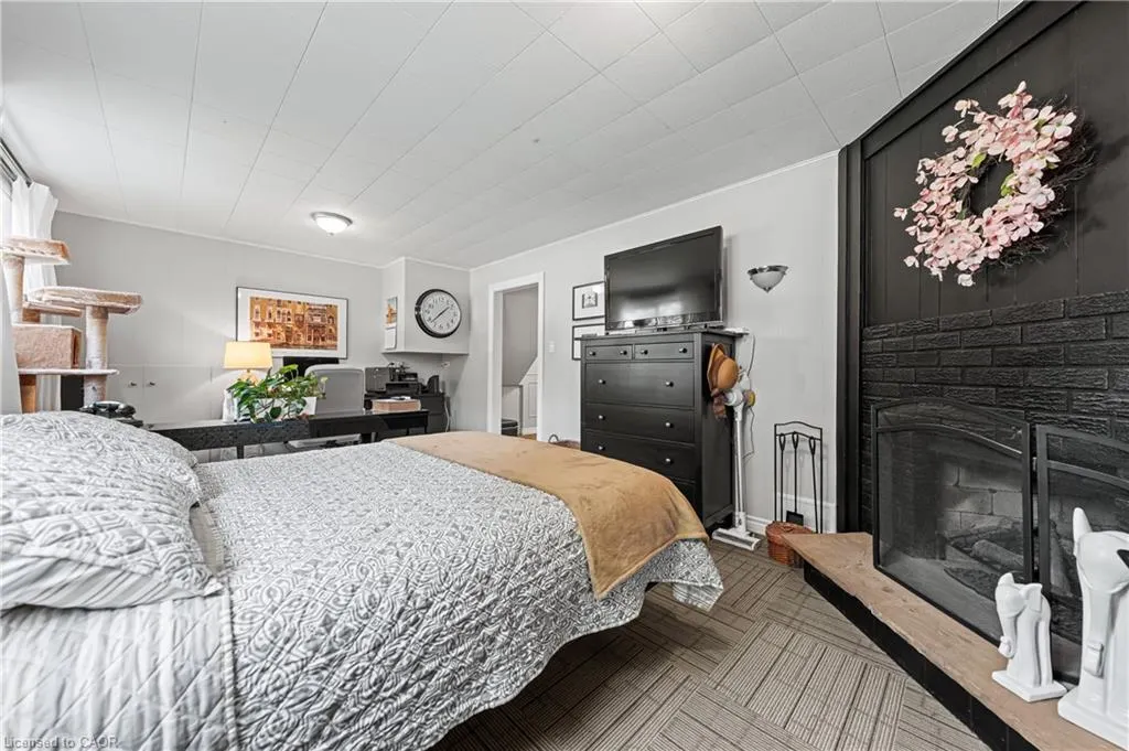 10 Inlet Avenue