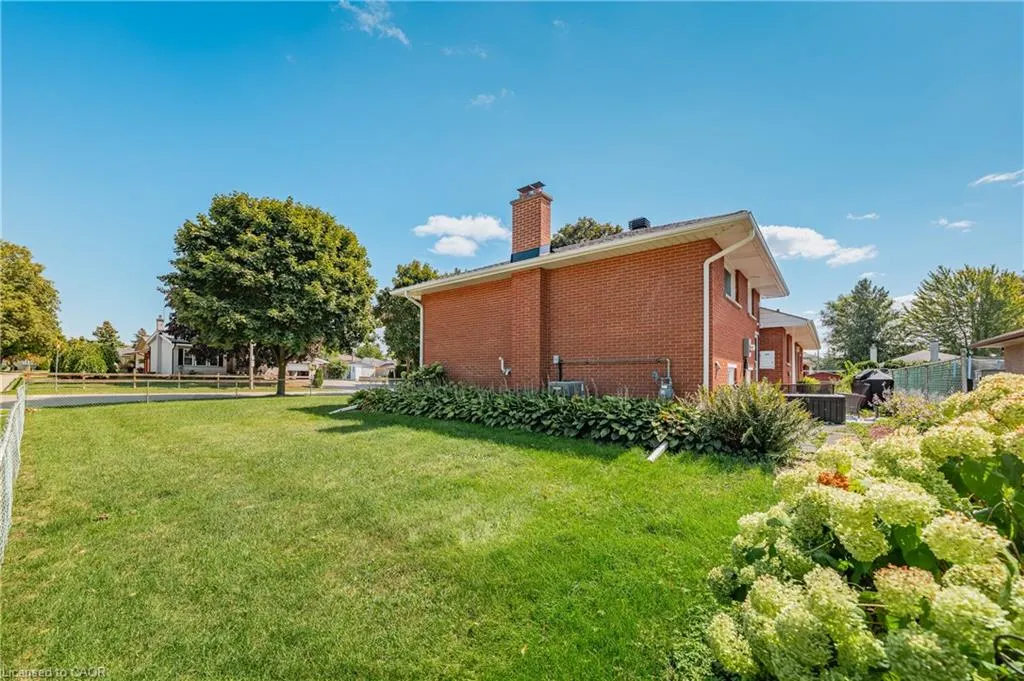 10 Inlet Avenue