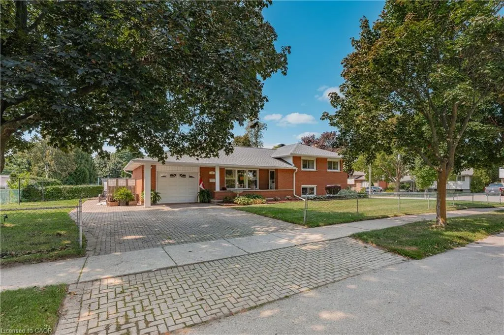 10 Inlet Avenue