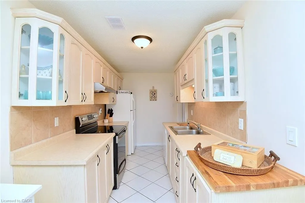 893 Concession Street, #303