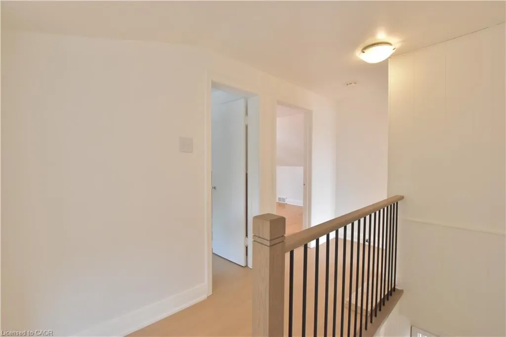 238 Lowther Street N