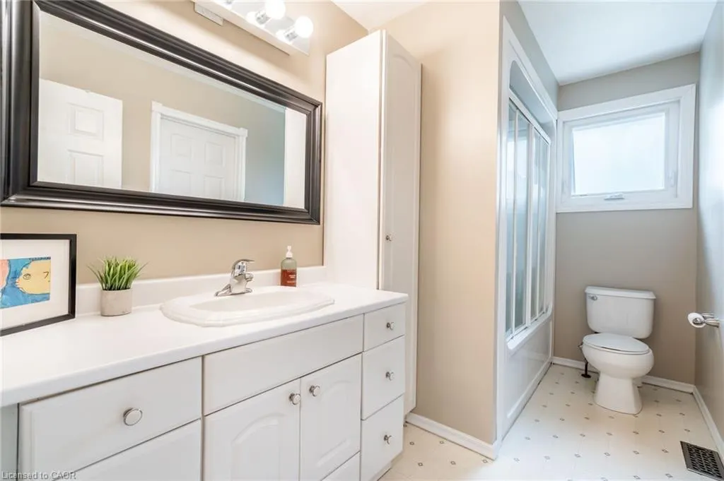 152 Concession 7 Road E