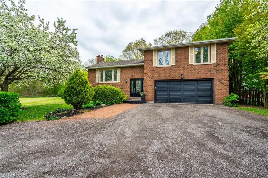 152 Concession 7 Road E