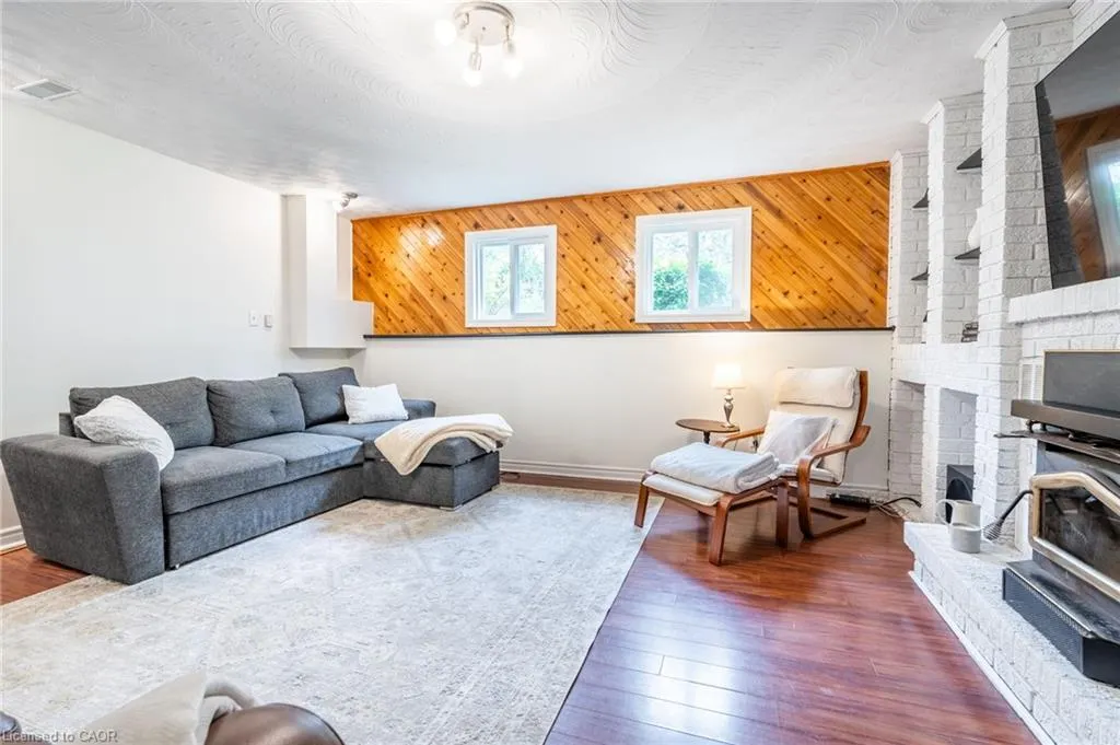 152 Concession 7 Road E