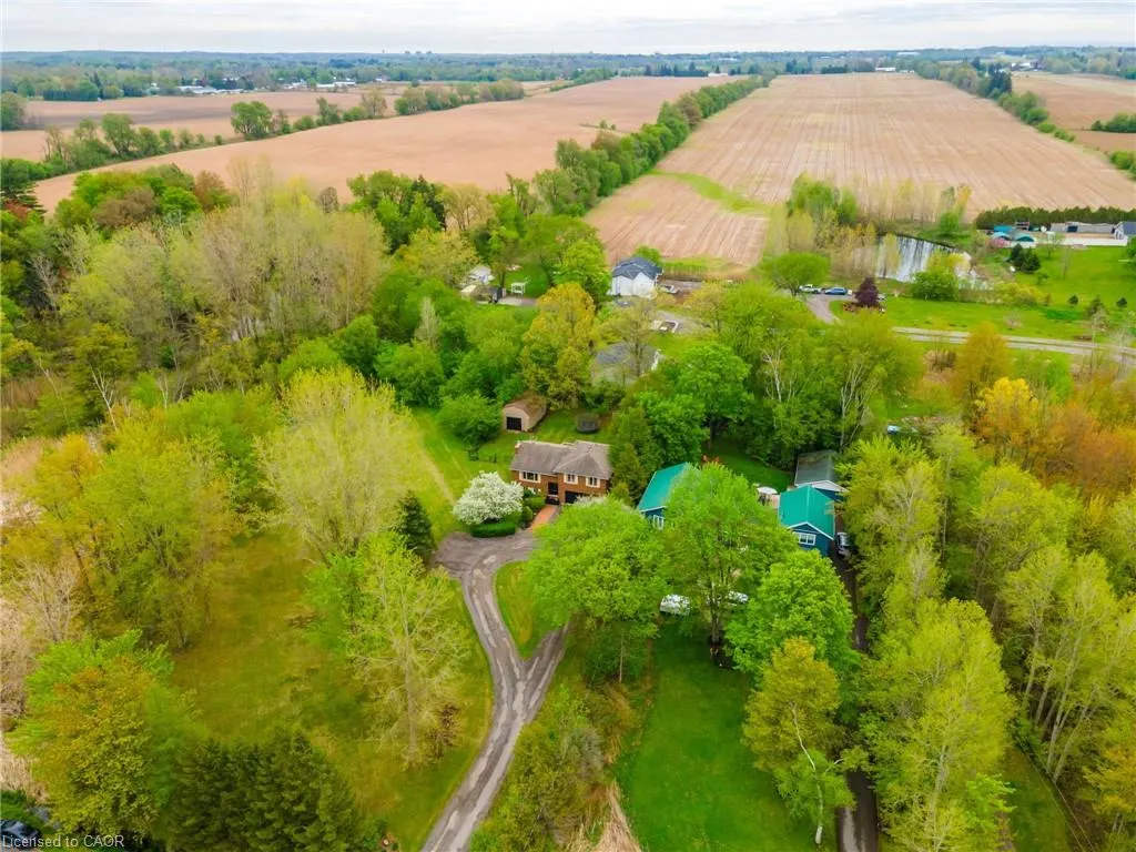 152 Concession 7 Road E