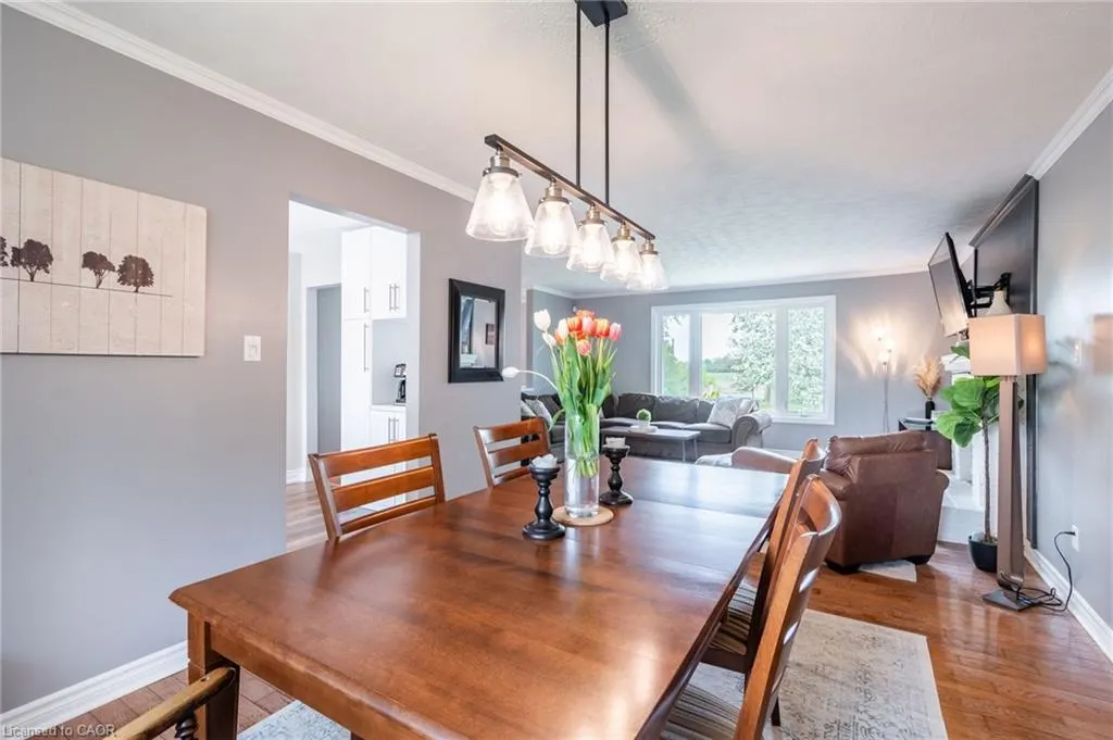 152 Concession 7 Road E