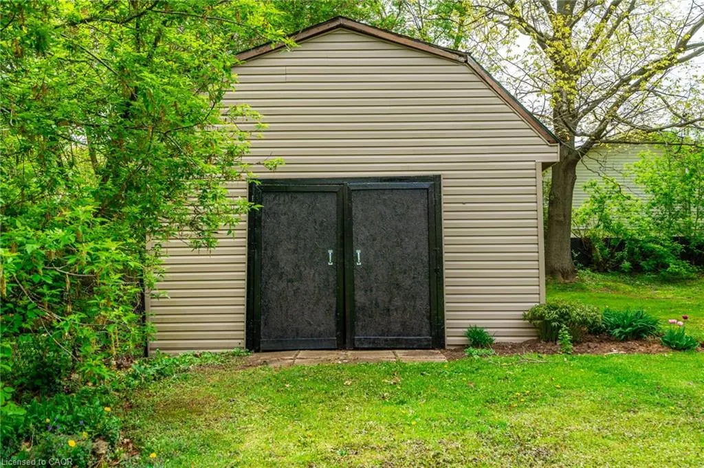 152 Concession 7 Road E
