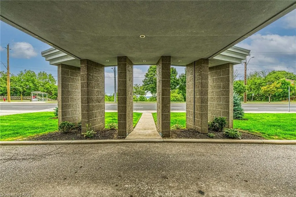 350 Concession Street, #302
