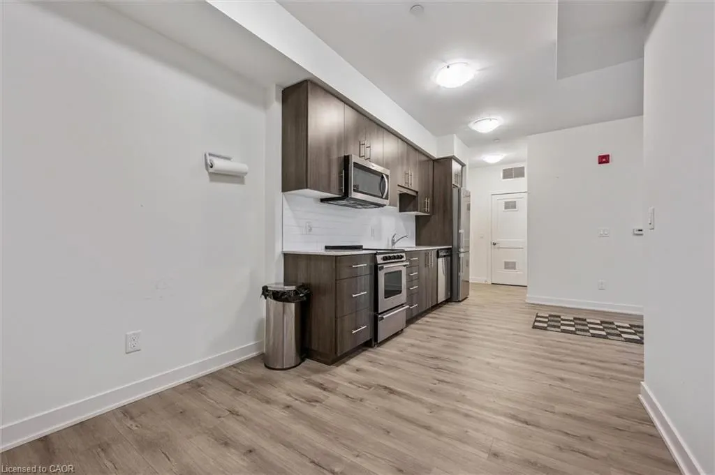 110 Fergus Avenue, #423