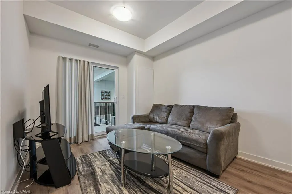 110 Fergus Avenue, #423
