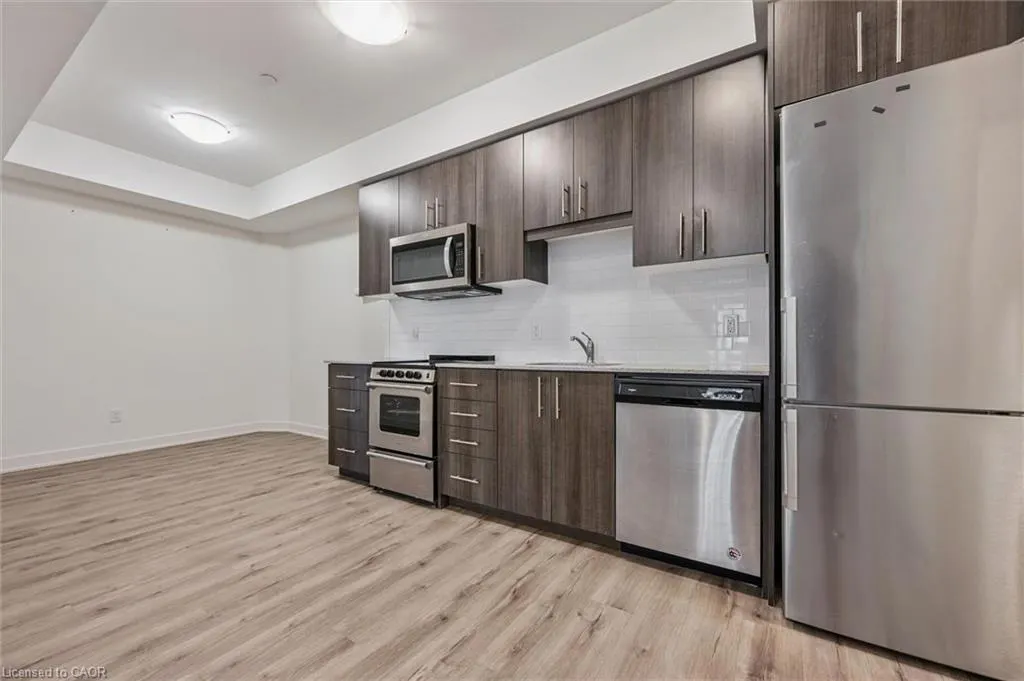 110 Fergus Avenue, #423