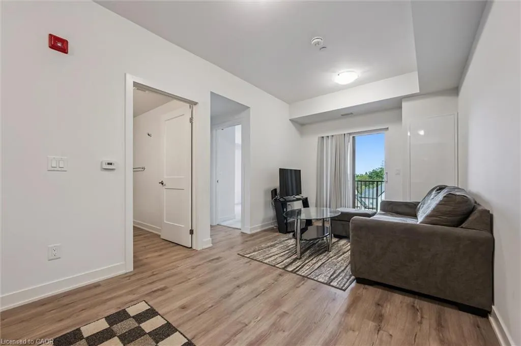 110 Fergus Avenue, #423
