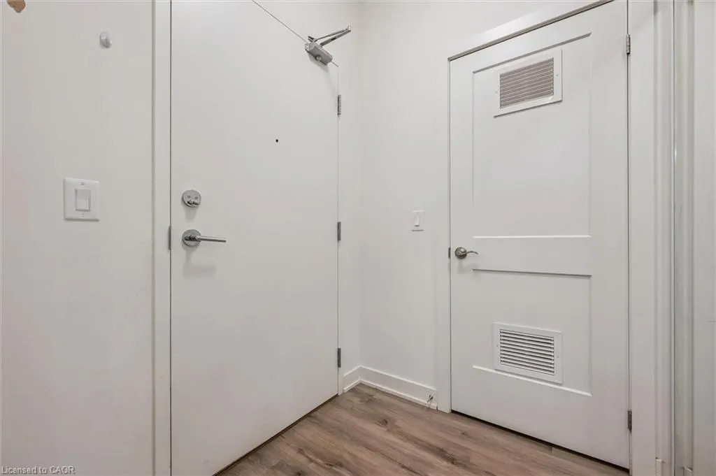 110 Fergus Avenue, #423