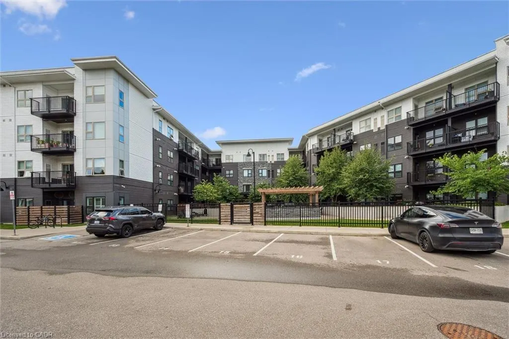 110 Fergus Avenue, #423