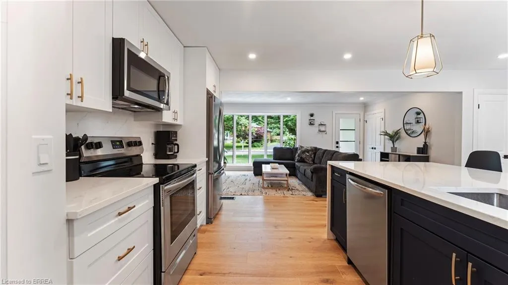 25 Seneca Crescent
