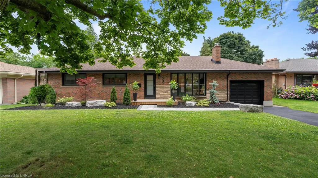 25 Seneca Crescent