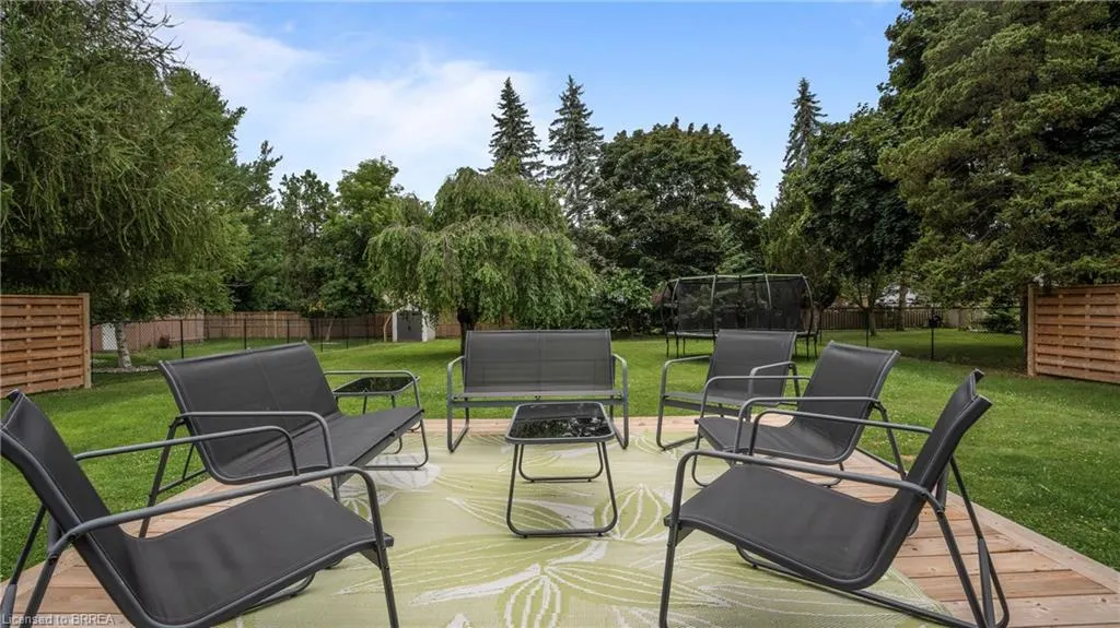 25 Seneca Crescent