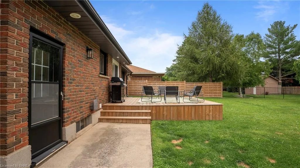 25 Seneca Crescent