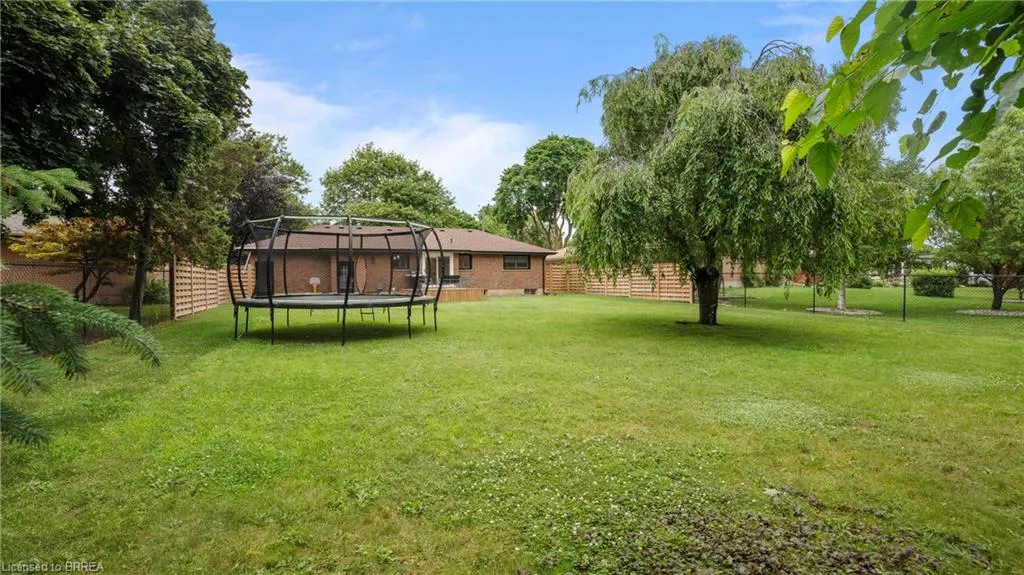 25 Seneca Crescent